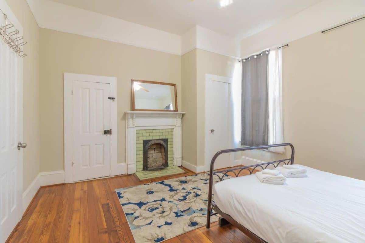 The Sunny Southern Manse Back Walk Downtown Columbus Bagian luar foto