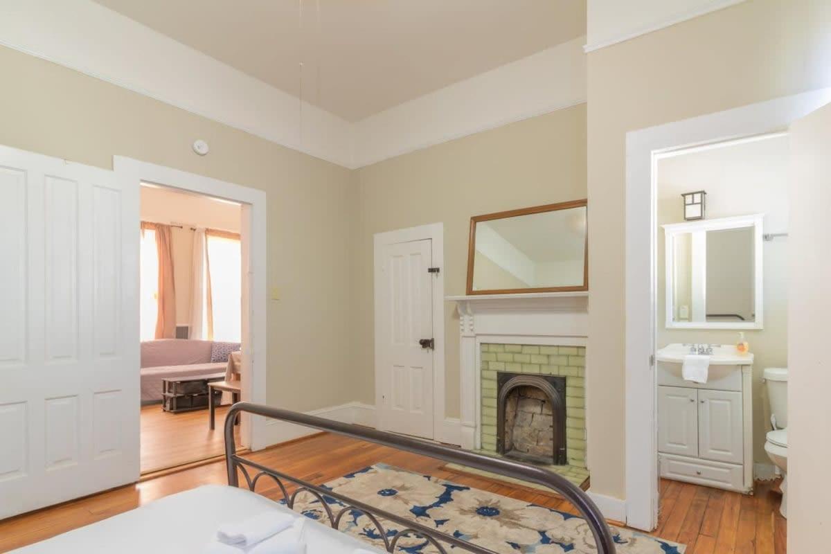 The Sunny Southern Manse Back Walk Downtown Columbus Bagian luar foto