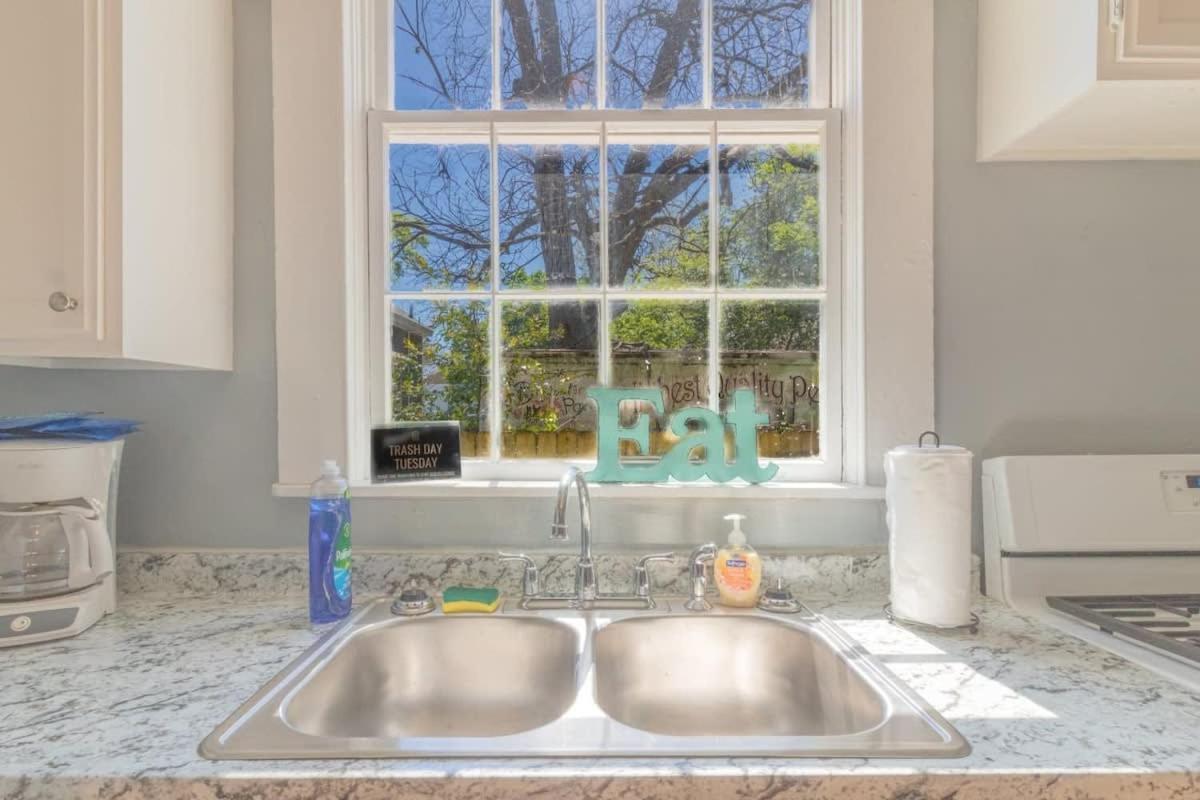 The Sunny Southern Manse Back Walk Downtown Columbus Bagian luar foto